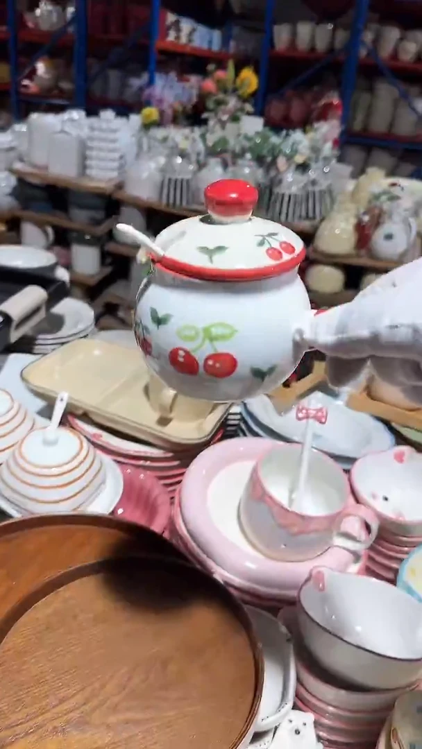 陶瓷手柄壶带勺子微瑕 凑满20元包邮