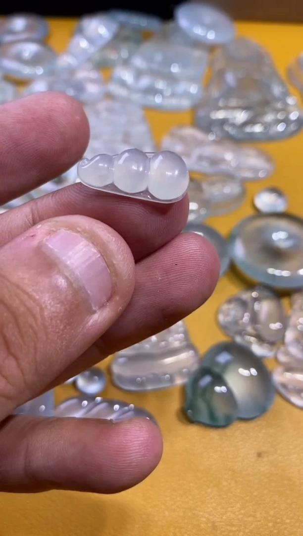 翡翠挂件未镶嵌豆子88