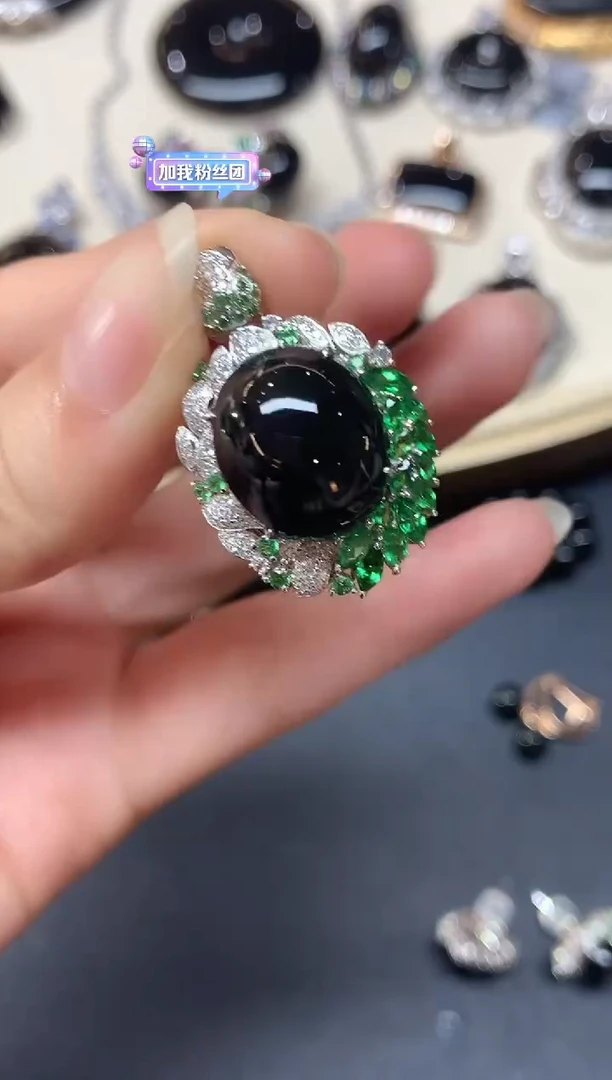 吊坠(不含链)18K金镶嵌翡翠墨翠吊坠|9800