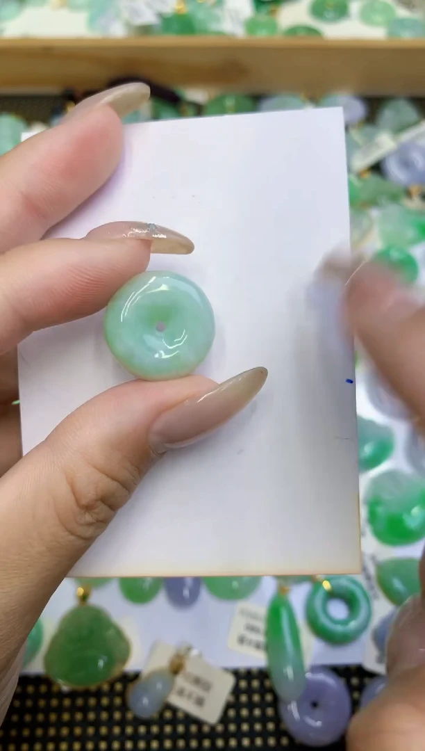 翡翠未镶嵌颈饰缅甸翡翠a货