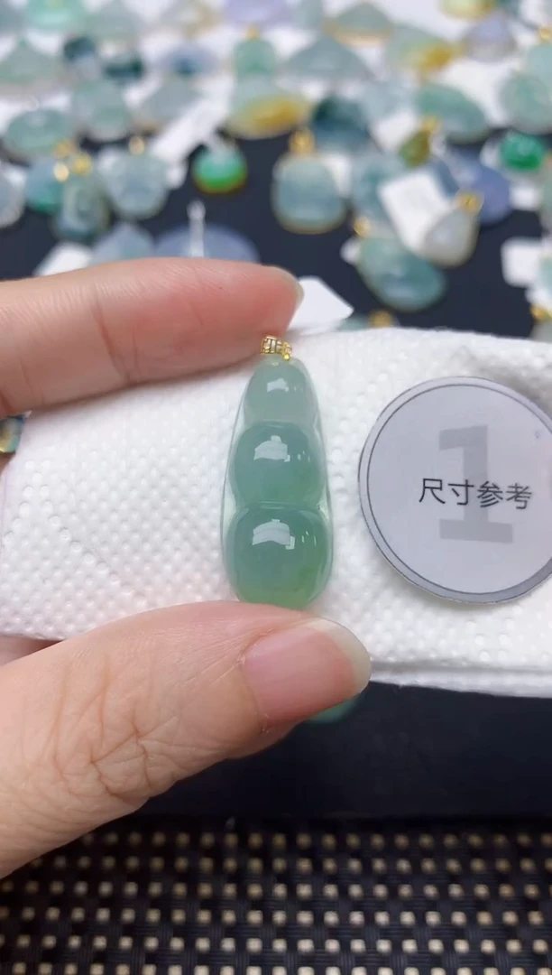 颈饰18K金镶嵌翡翠天然缅甸A货翡翠