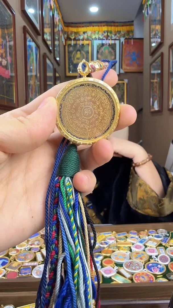 吊坠六字真言坛城-纯手绘唐卡