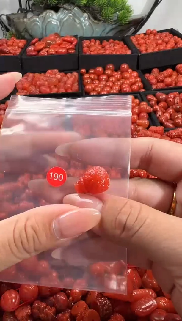 颈饰未镶嵌南红玛瑙1