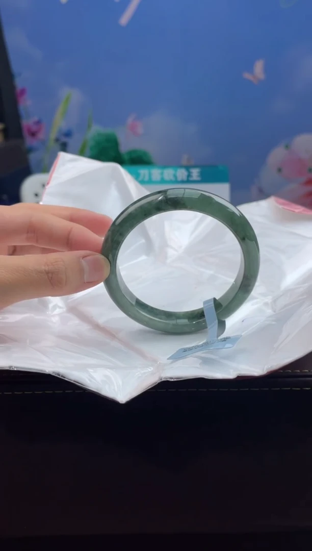 翡翠手镯未镶嵌4翡翠手镯(微瑕)