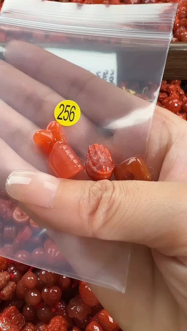 颈饰未镶嵌南红玛瑙1