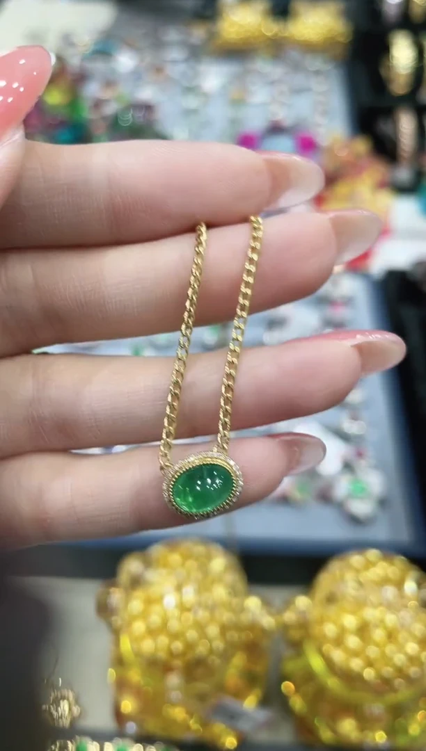18K金镶嵌项链祖母绿项链