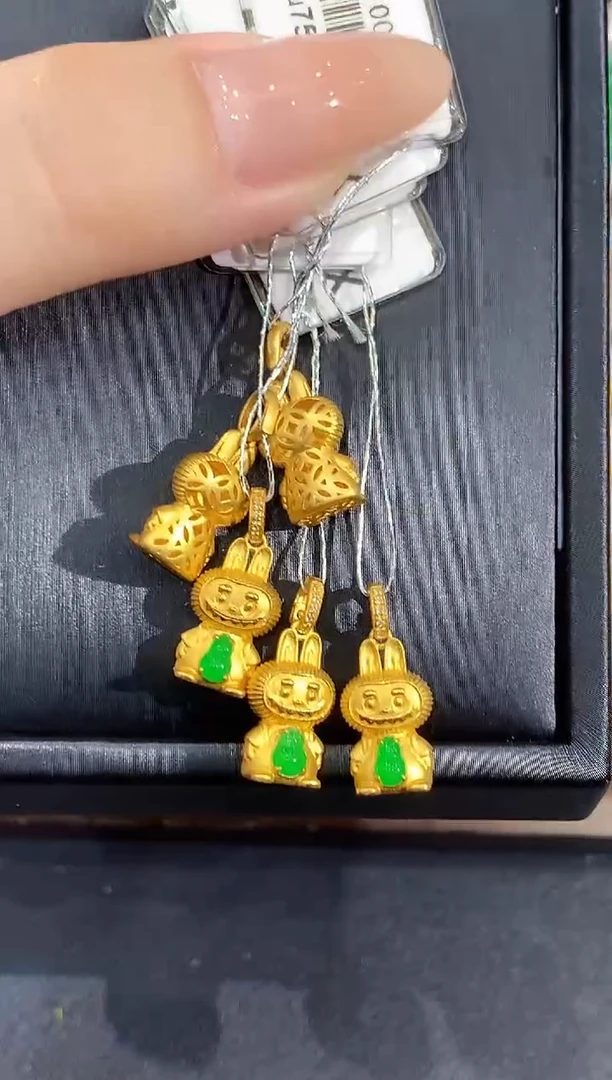吊坠(不含链)18K金镶嵌翡翠ZHJ多样性发其一