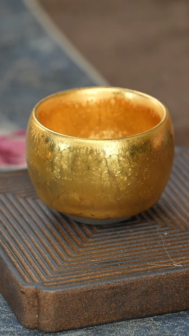 【金油滴敛口建盏杯】