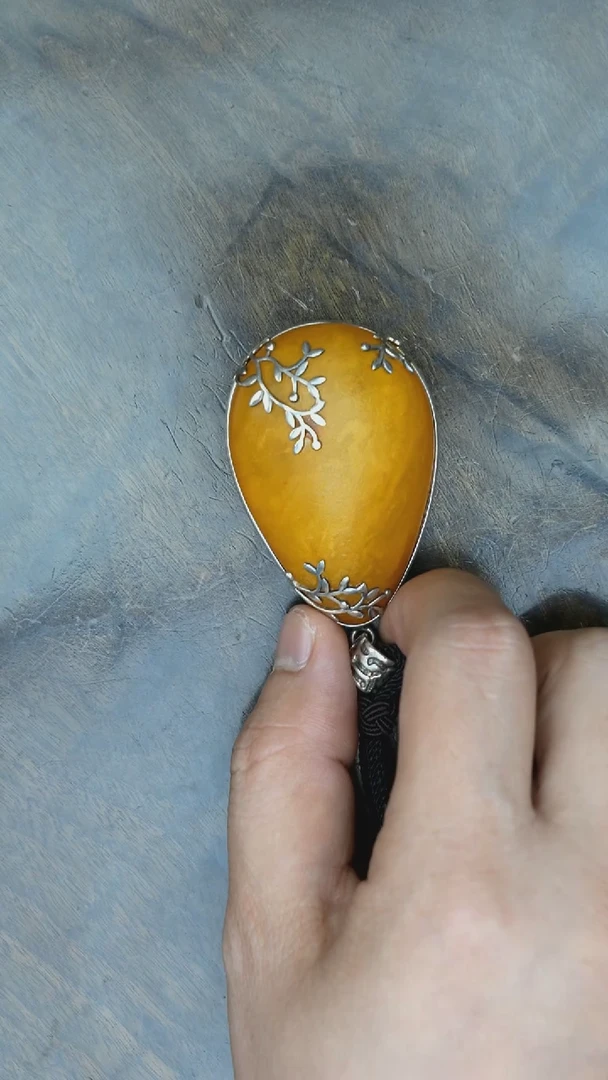 【闪购商品】琥珀裸石银S925镶嵌老蜡水滴吊坠