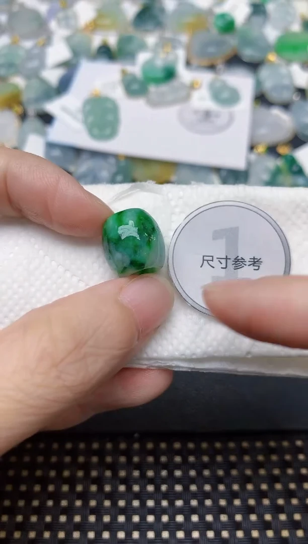 颈饰未镶嵌翡翠天然缅甸A货翡翠