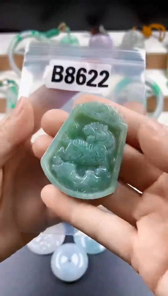 颈饰未镶嵌翡翠天然翡翠吊坠挂件
