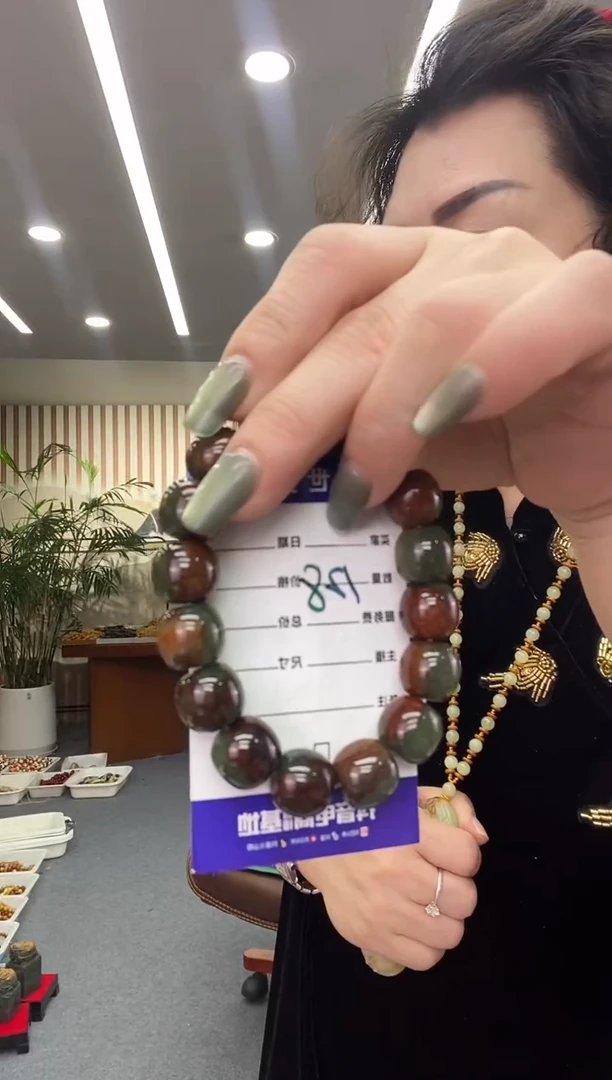 未镶嵌手链透闪石质玉手串