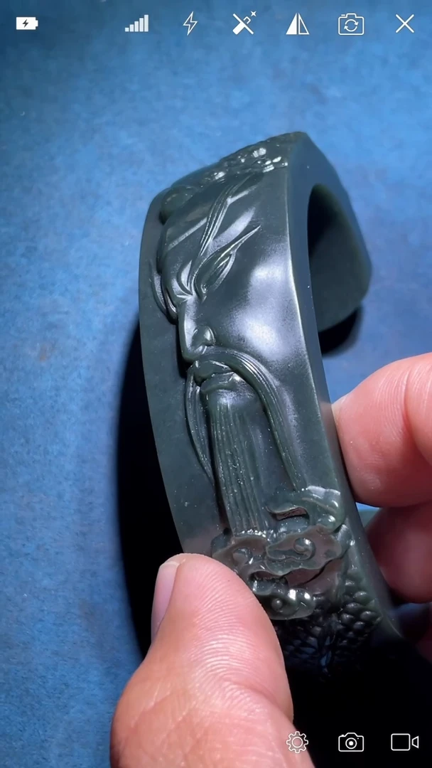 未镶嵌和田玉挂件XH      半镯关二爷68圈口