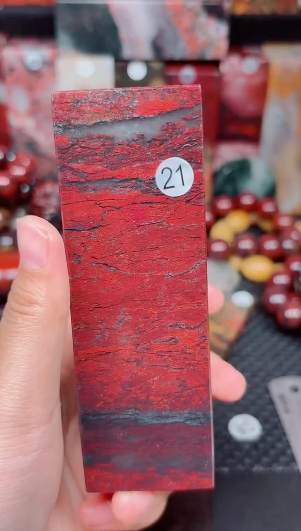 玉21号桂林鸡血玉印章、摆件