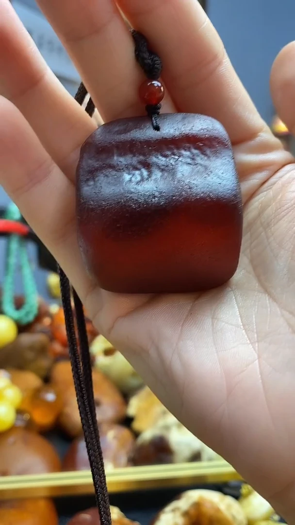 琥珀颈饰未镶嵌吊坠