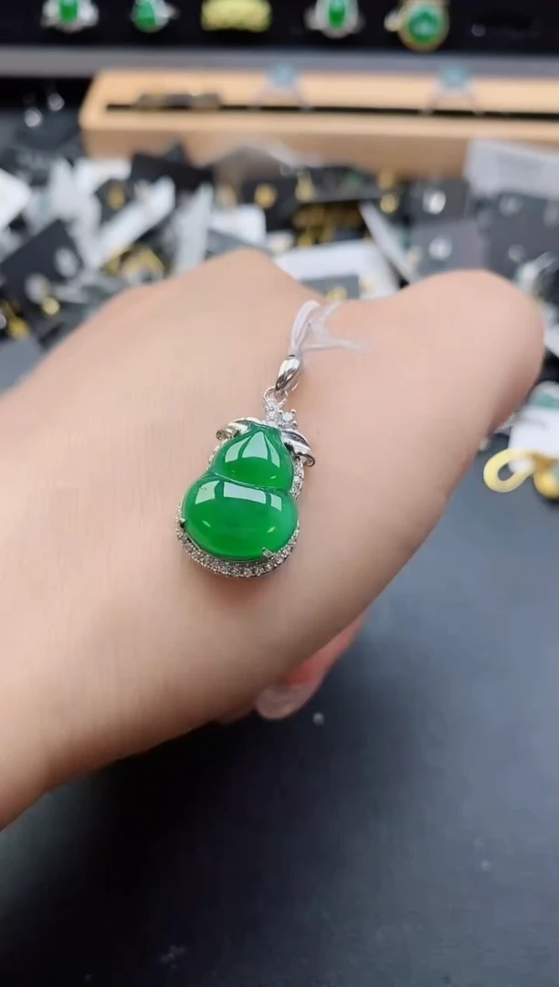 吊坠(赠链)银S925镶嵌翡翠1