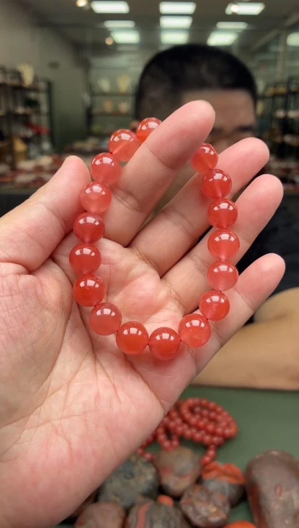 手串未镶嵌南红玛瑙单圈手串一条约10mm（裂）多样性发货