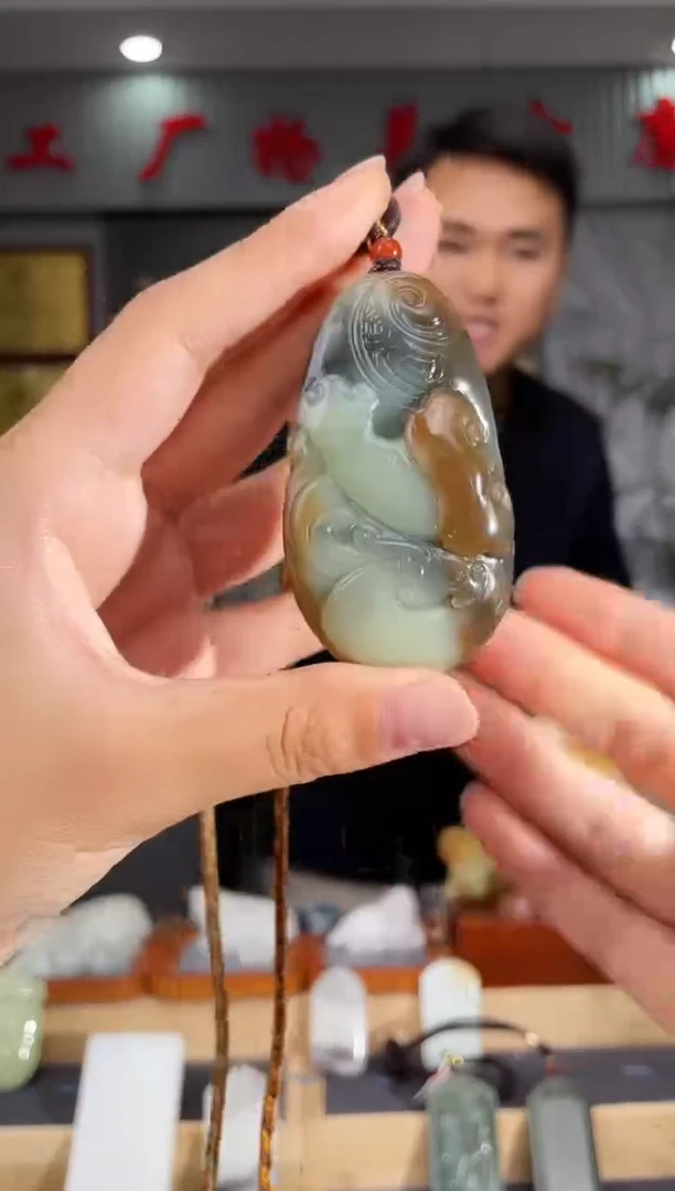 和田玉未镶嵌颈饰1