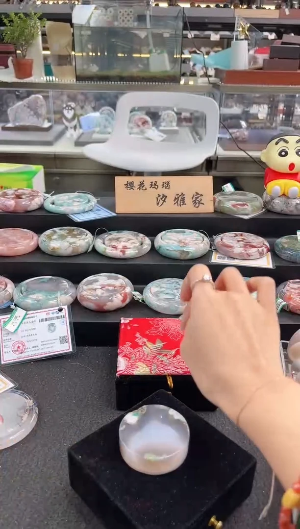 未镶嵌手镯石英质玉六*六圈口（赠品镯心）