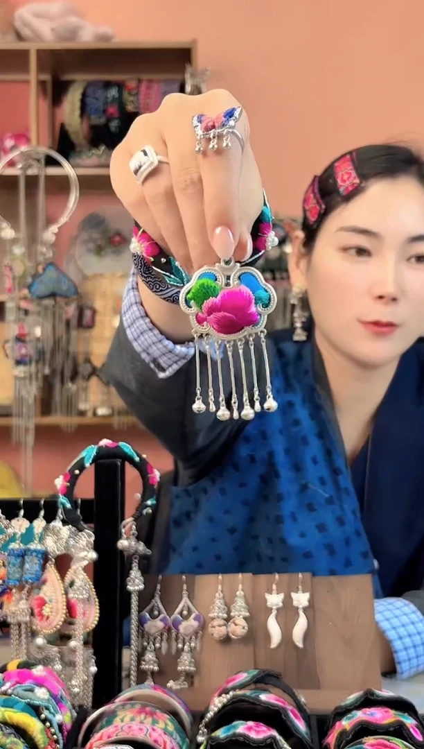 织绣艺枝独绣手工饰品130