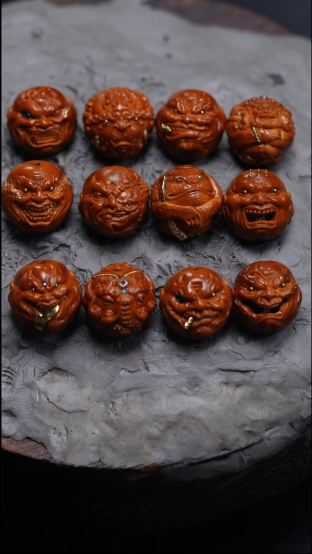 吊坠橄榄核。*过来开会