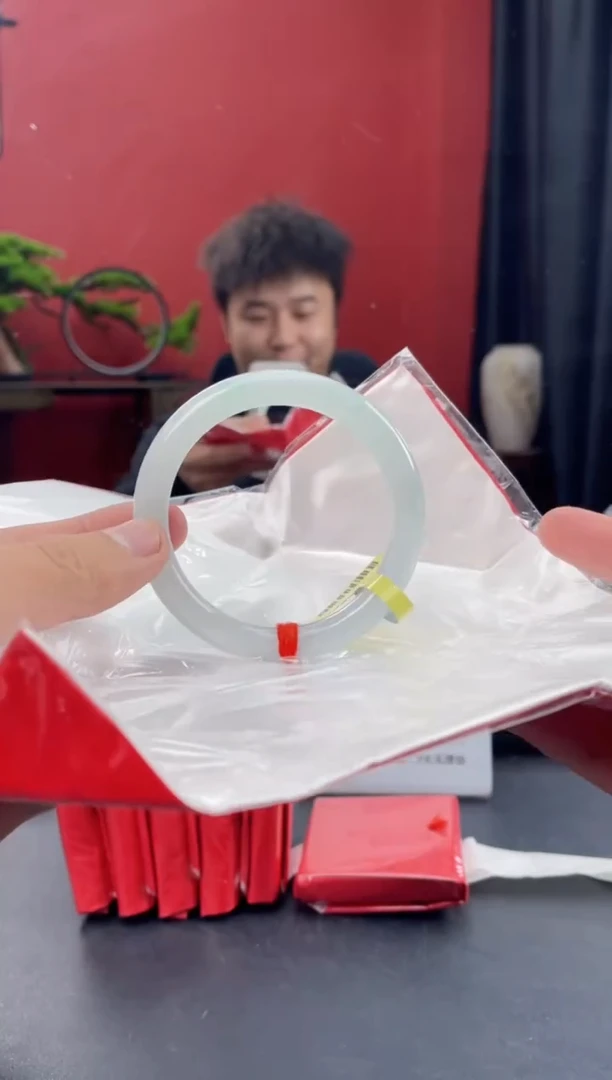 未镶嵌手镯翡翠5