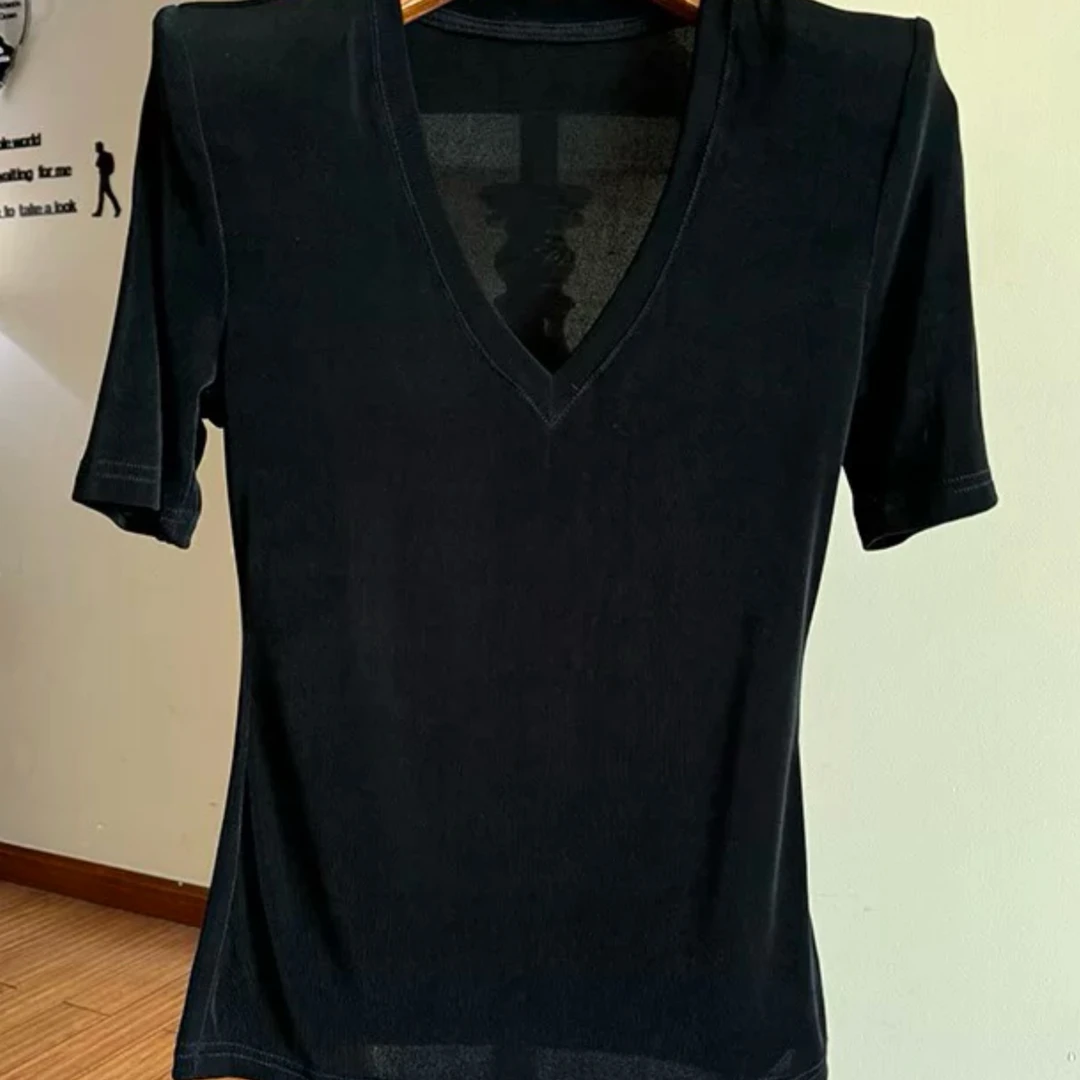 韵诗服饰-时尚休闲醋酸纯色针织夏季V领修身显瘦气质上衣 400049