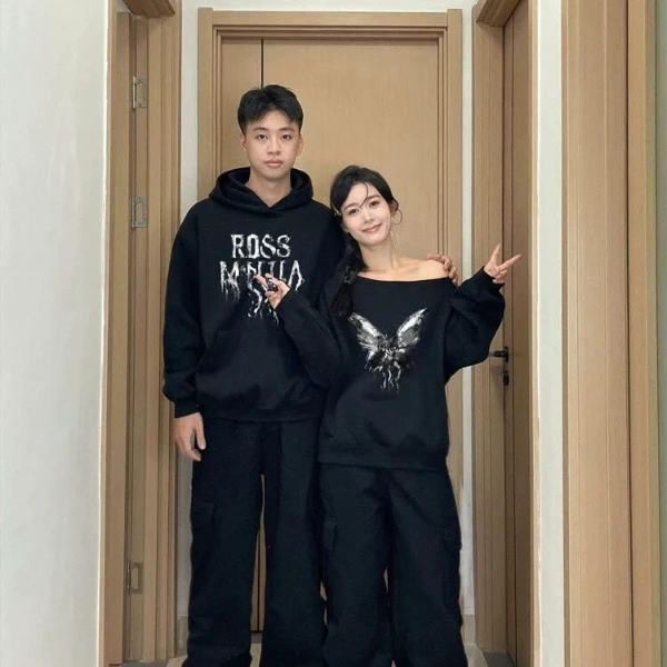 情侣装卫衣秋冬季新款一男一女斜肩纯棉卫衣宽松韩版潮流情侣卫衣