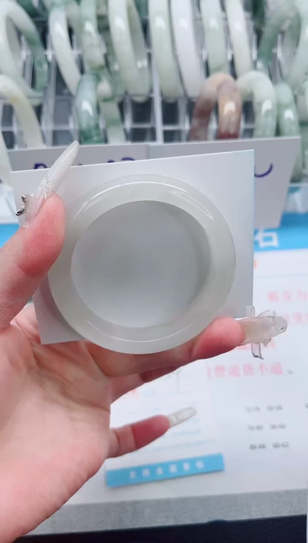 【闪购商品】石英质玉手镯未镶嵌A310-54