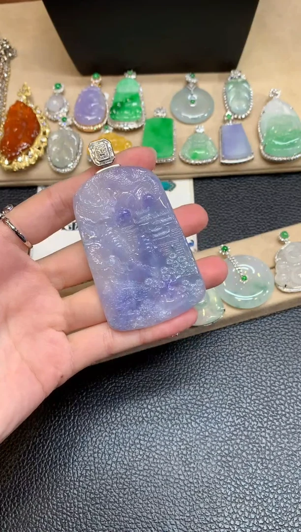 【闪购商品】翡翠颈饰18K金镶嵌无事牌【无服务费】