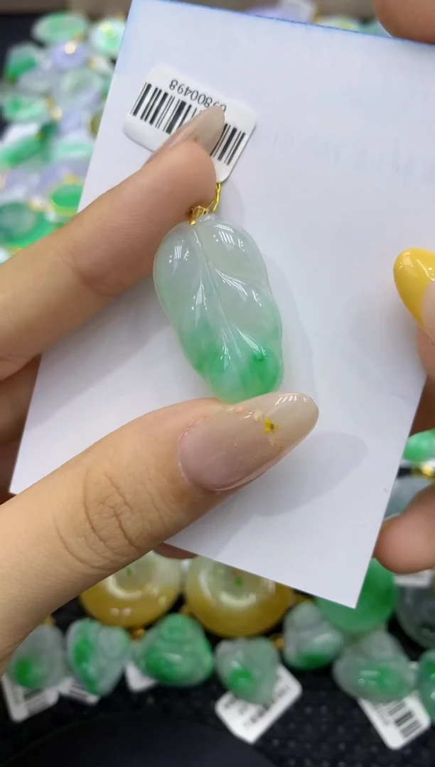 颈饰18K金镶嵌翡翠天然缅甸翡翠A货