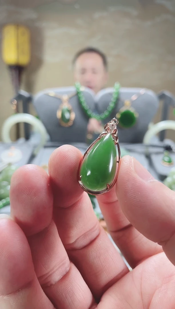 【闪购商品】和田玉吊坠(不含链)银S925镀金镶嵌13x25m