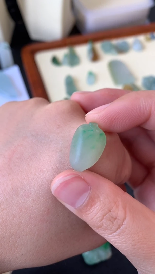 【闪购商品】定制翡翠未镶嵌翡翠