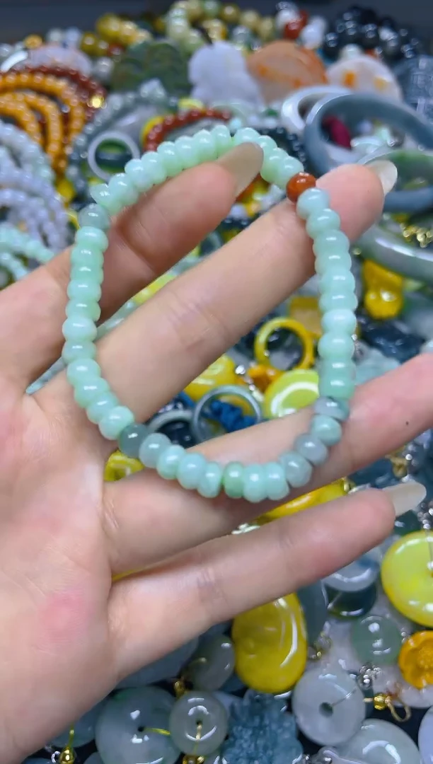 颈饰未镶嵌翡翠5MM/ R /翡翠A货，一件也是批发价