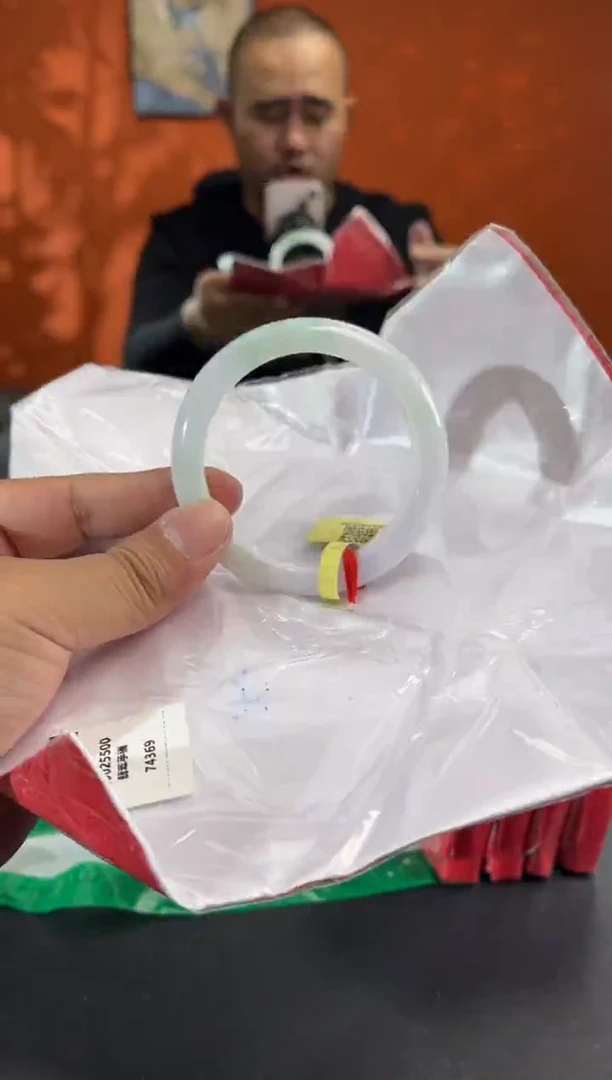 未镶嵌手镯翡翠5 56