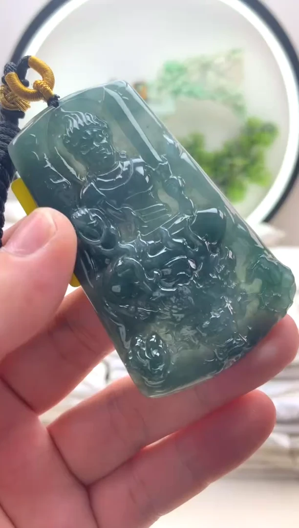 颈饰未镶嵌翡翠不动明王