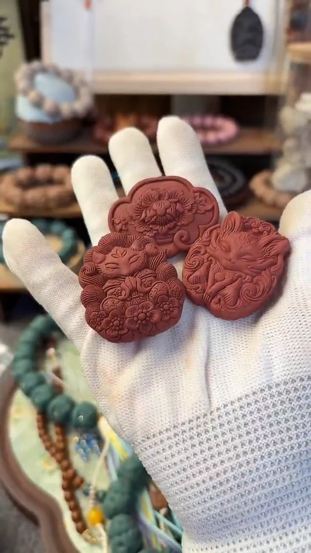 泥塑热辣滚唐香牌一套三个
