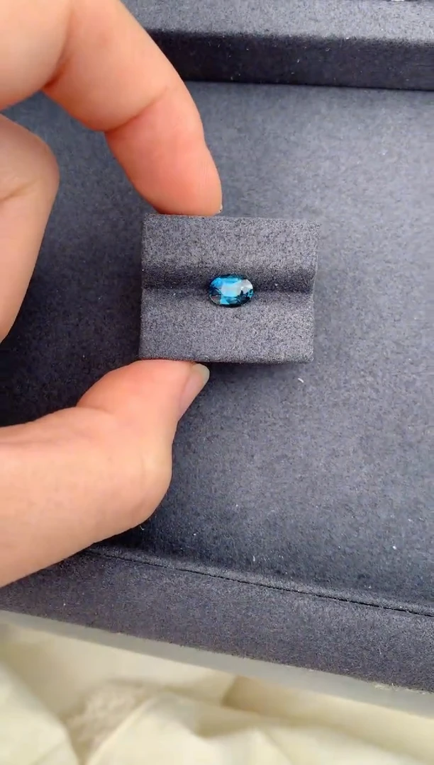 裸石彩色蓝宝石1.2ct绿蓝宝   DG