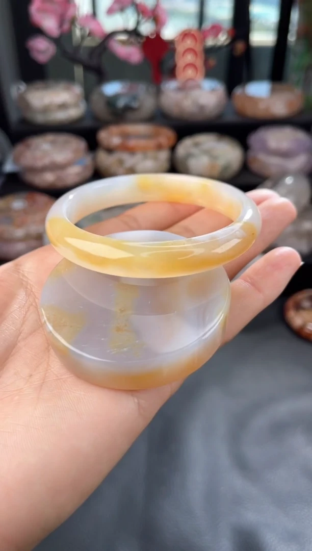 【闪购商品】石英质玉手镯未镶嵌58