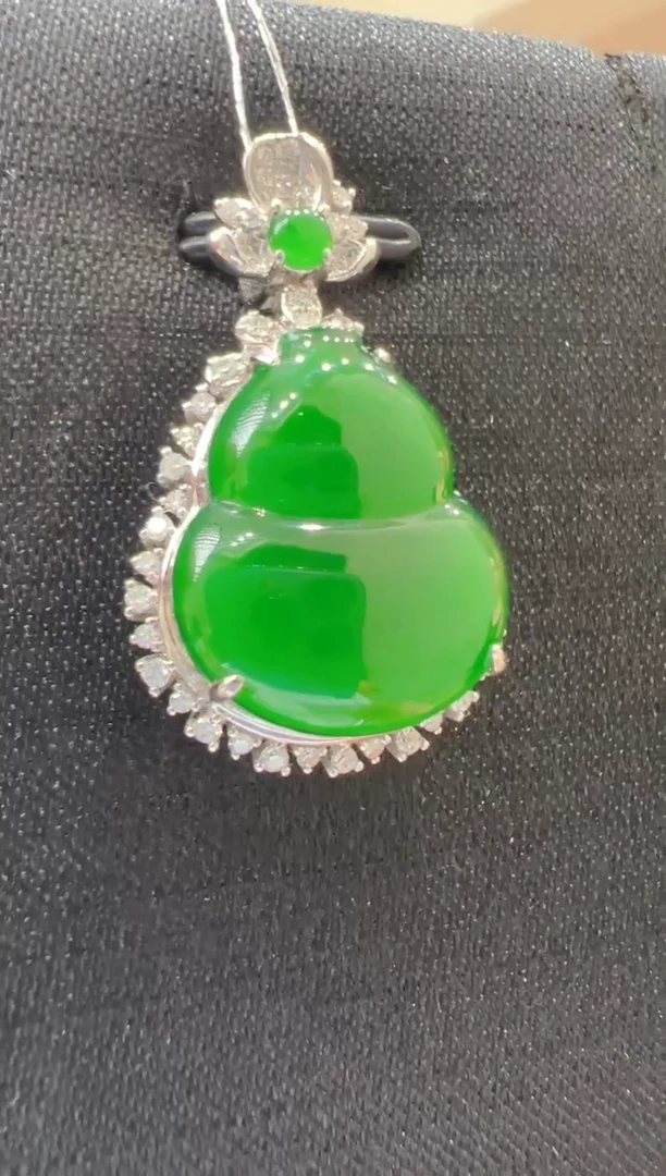 【闪购商品】翡翠吊坠(不含链)18K金镶嵌