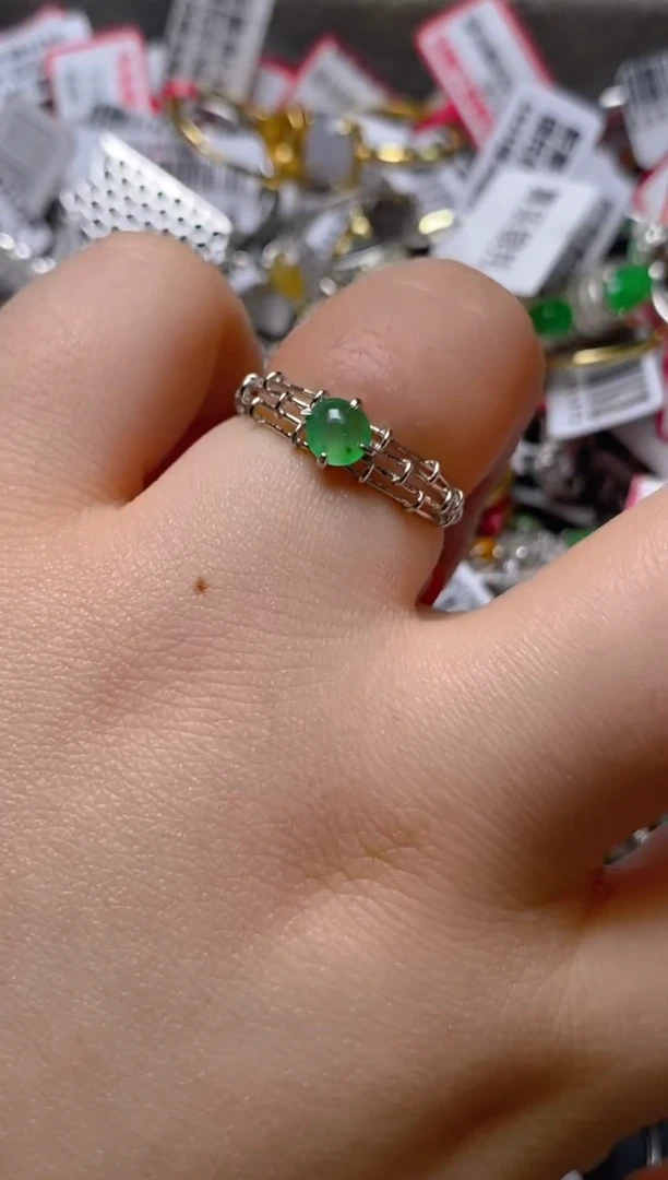 银S925镶嵌戒指翡翠百内无证书