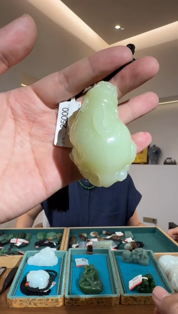 和田玉未镶嵌颈饰1