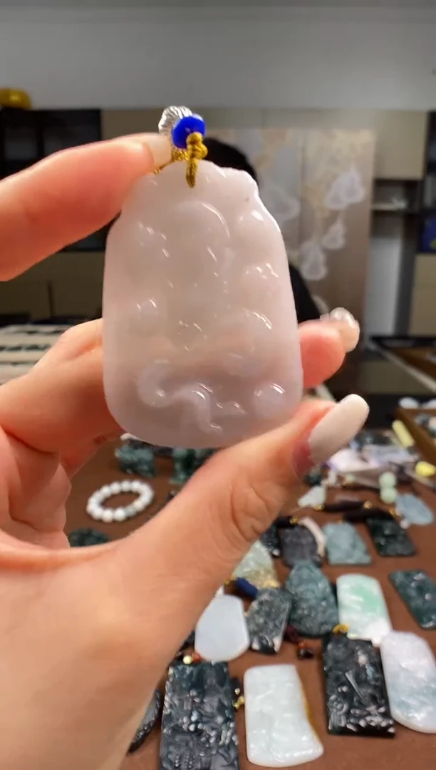 颈饰未镶嵌翡翠多样性发其一