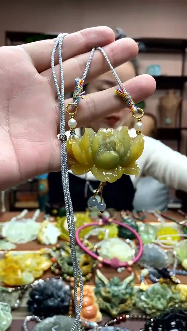 未镶嵌岫玉吊坠·1