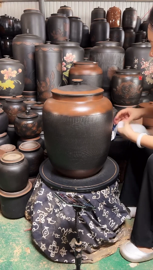 罐瑕疵茶缸高44cm 跳叨  398