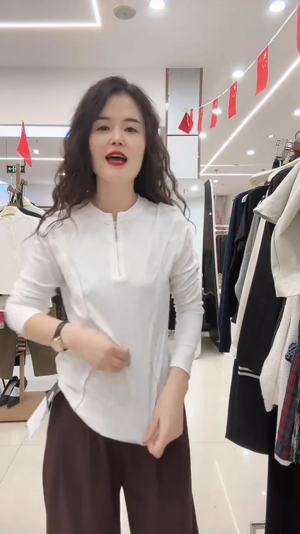 显瘦气质潮流百搭上衣