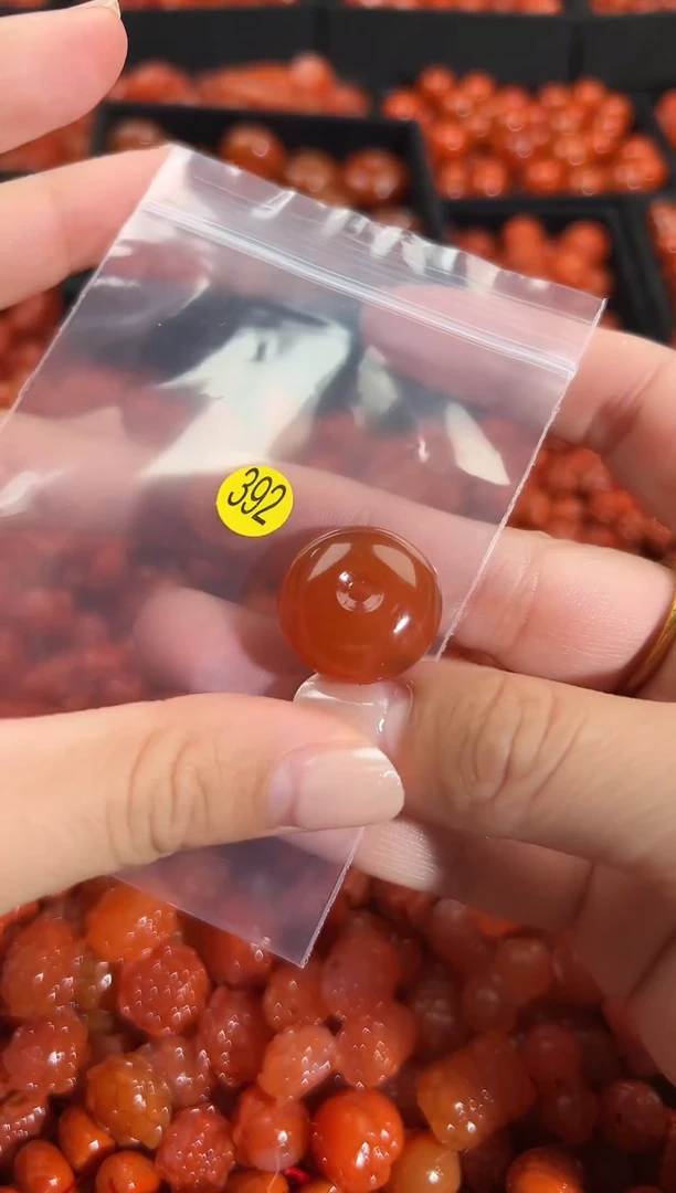 颈饰未镶嵌南红玛瑙1