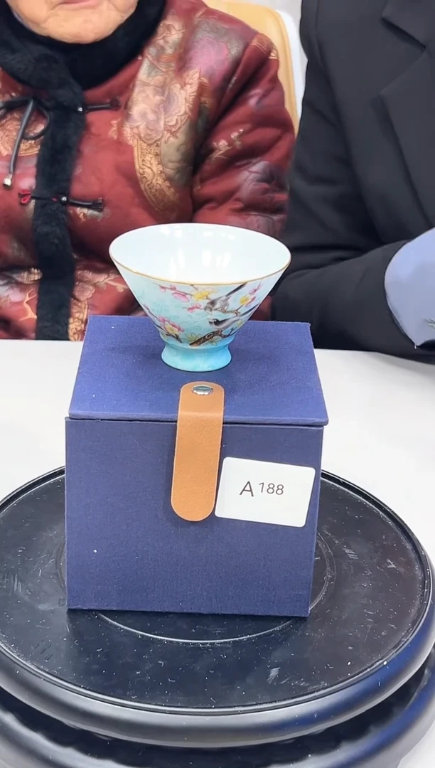 【闪购商品】杯子渐变底扒花花鸟主人杯A188