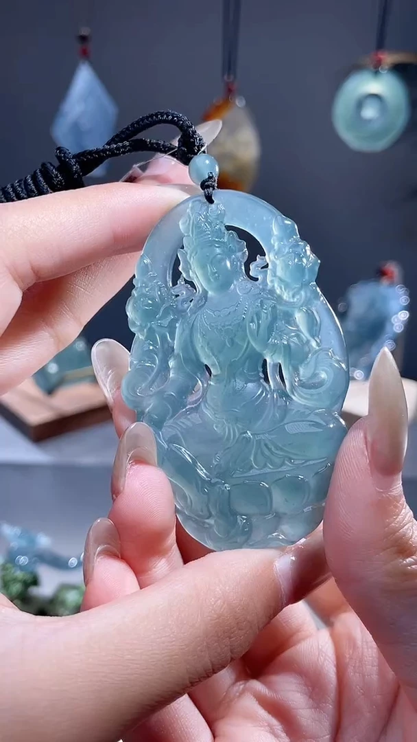 颈饰未镶嵌翡翠度母