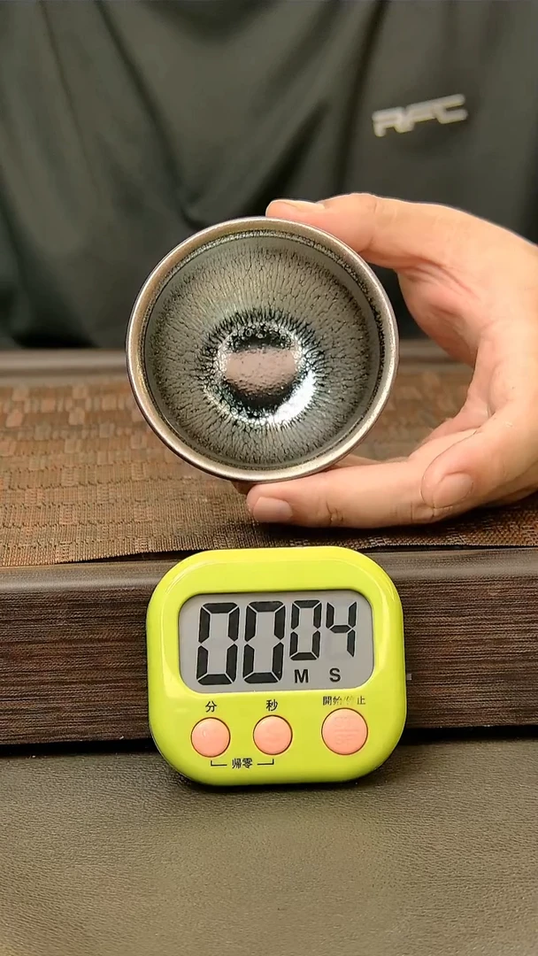 茶盏b****辉510.。。。。